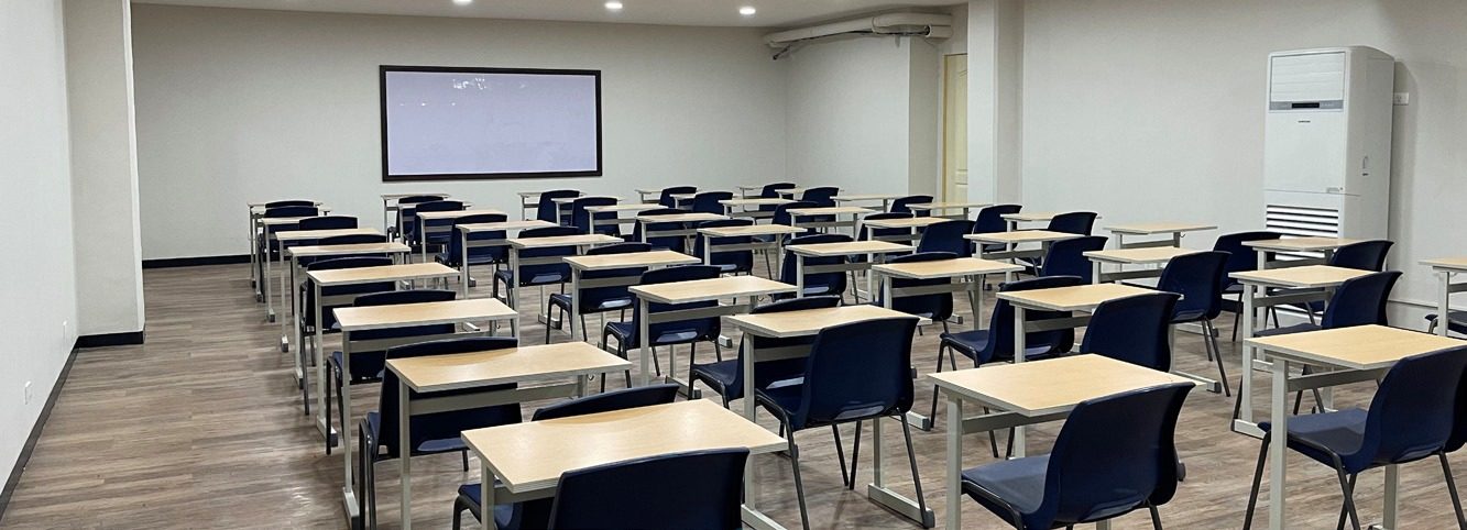 헬프 어학원 그룹 강의실